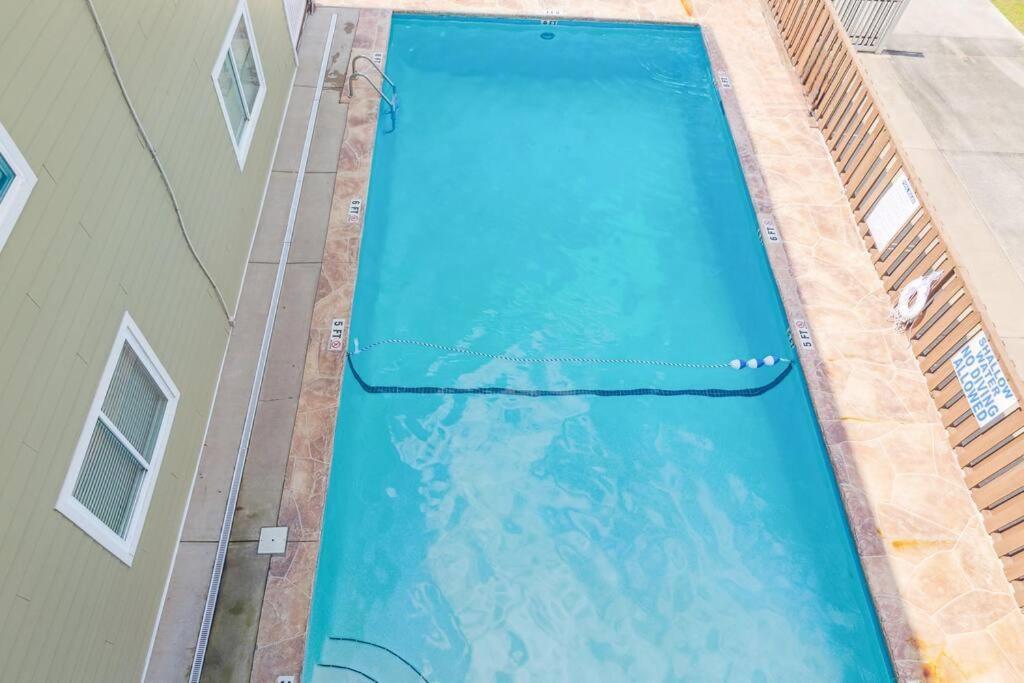Right Across Beach Pool View Private Balcony By Zen Living Short Term Rental Миртл-Бич Экстерьер фото